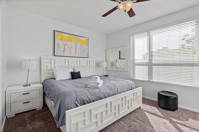 8013 Cool Breeze Dr in Orlando, FL - Building Photo - Building Photo