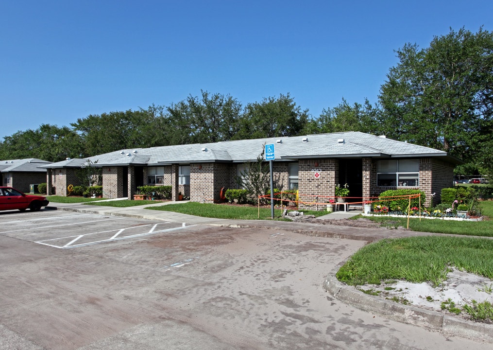 Inglewood Meadows in St. Cloud, FL - Foto de edificio