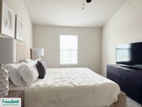 301 Towne Center Dr, Unit 236 in Belton, MO - Foto de edificio - Building Photo