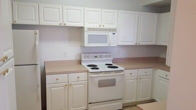 5506 Metrowest Blvd in Orlando, FL - Building Photo - Building Photo