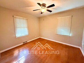 4309 SW 17th Terrace in Topeka, KS - Building Photo - Building Photo