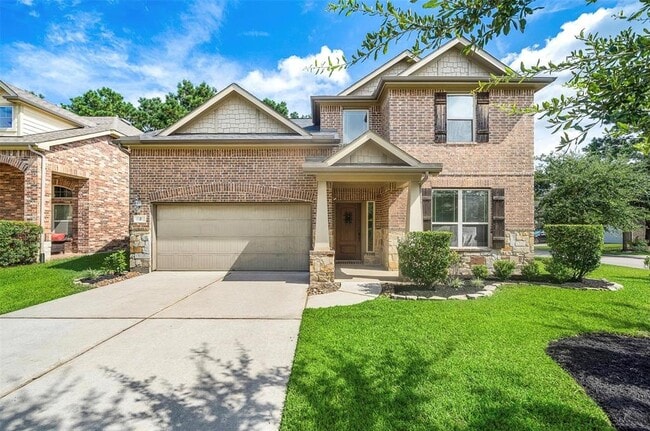 property at 2 Painted Post Pl