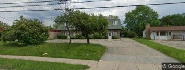 property at 1725 N Farnsworth Ave