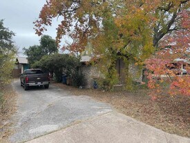 3409 Dolphin Dr in Austin, TX - Building Photo