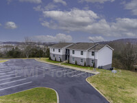 121 Kingsridge Dr photo'