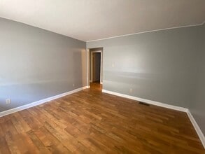 215 Weeks Dr NE in Cleveland, TN - Building Photo - Building Photo