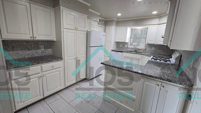 property at 2500 N Towry Dr