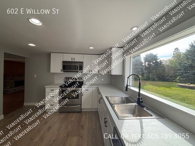 property at 602 E Willow St