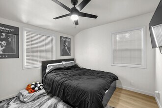 6124 Pembroke Dr in San Diego, CA - Building Photo - Building Photo