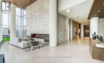 20-1820 Brin Dr in Toronto, ON - Building Photo - Building Photo