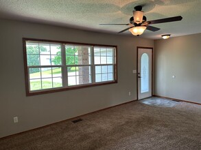 24625 Spencer Rd in Waynesville, MO - Building Photo - Building Photo