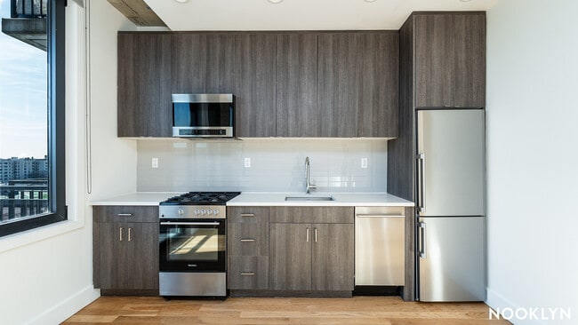 824 E New York Ave, Unit 7d in Brooklyn, NY - Building Photo - Building Photo