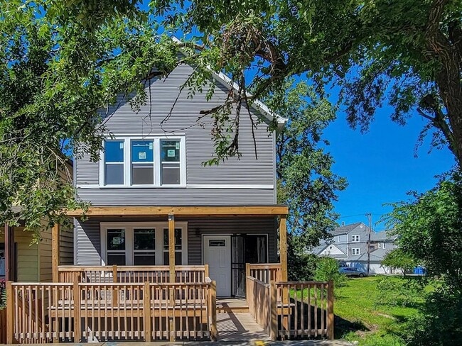 property at 8846 S Buffalo Ave