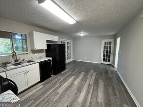 6653 Bedford Rd in Rex, GA - Building Photo - Building Photo