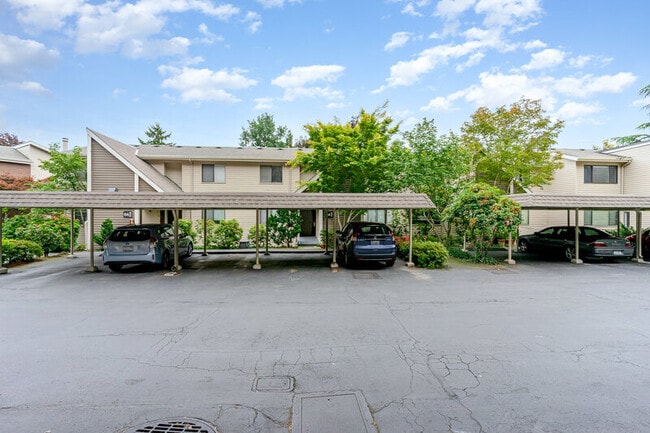 6413 Sand Point Way NE in Seattle, WA - Building Photo - Building Photo