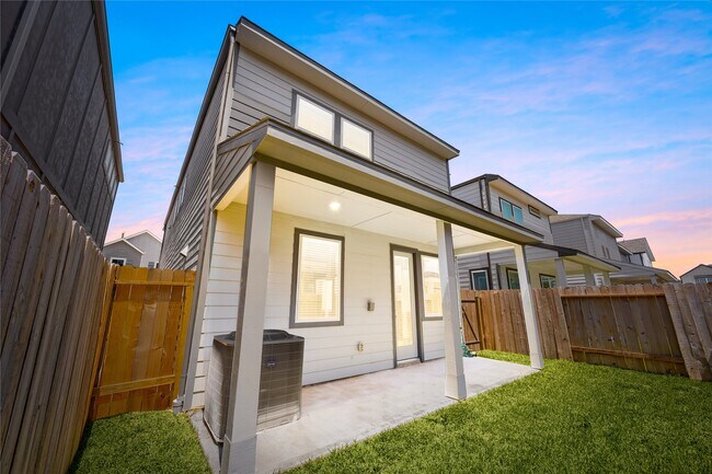 10015 Rustic Charm St in Houston, TX - Building Photo - Building Photo