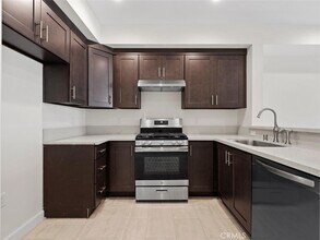 12147 Magnolia Blvd in Los Angeles, CA - Building Photo - Building Photo