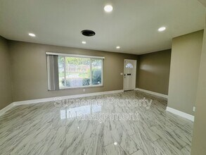 4837 Dover St NE in St. Petersburg, FL - Building Photo - Building Photo