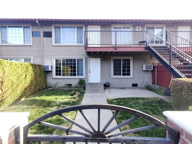 property at 526 S 40th Ave