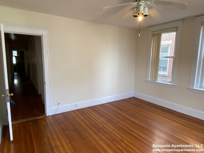 15 Barrows St, Unit 3 in Boston, MA - Foto de edificio - Building Photo