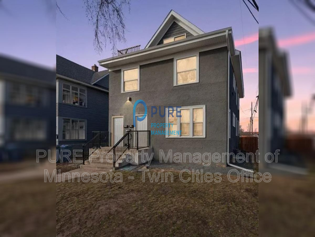 property at 18 W 33rd St