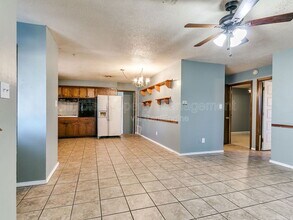 2205 Donna Dr in Norman, OK - Building Photo - Building Photo