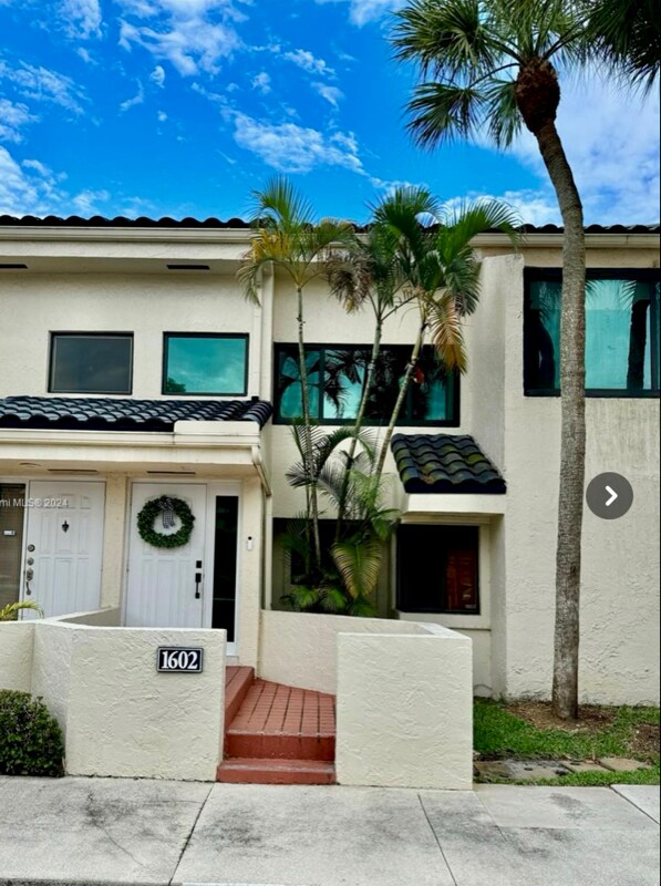 1602 NW 81st Way in Plantation, FL - Building Photo - Building Photo