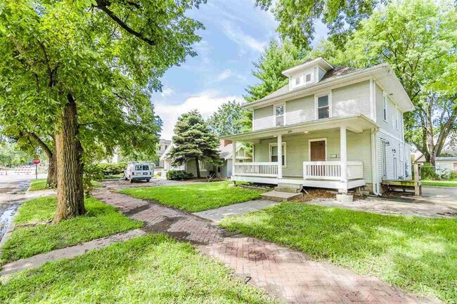 property at 109 N 9th St