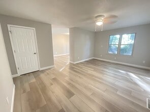 520 W Downing Pl in Springfield, MO - Building Photo - Building Photo