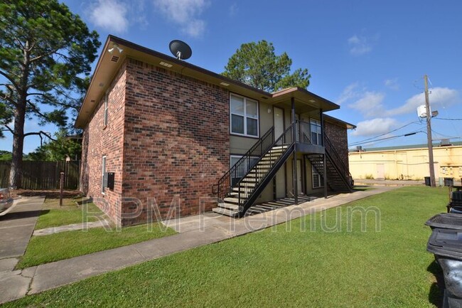 property at 2150 N Sherwood Forest Dr