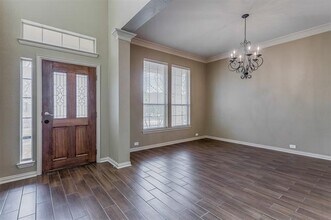 2476 Lakewood Dr in Grand Prairie, TX - Building Photo - Building Photo