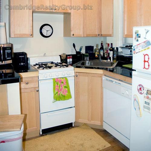 1267 Commonwealth Ave, Unit 14B in Boston, MA - Building Photo - Building Photo