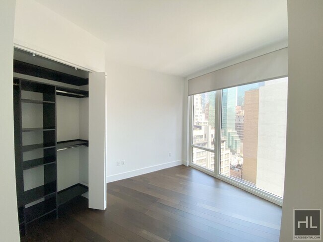 East 44th Street in New York, NY - Building Photo - Building Photo