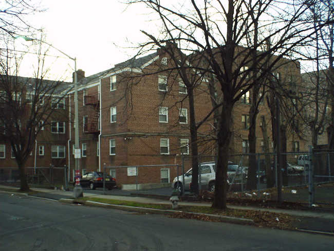 139 Halsted St in East Orange, NJ - Foto de edificio - Building Photo