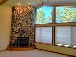 207 Bridger Dr in Bigfork, MT - Building Photo - Building Photo