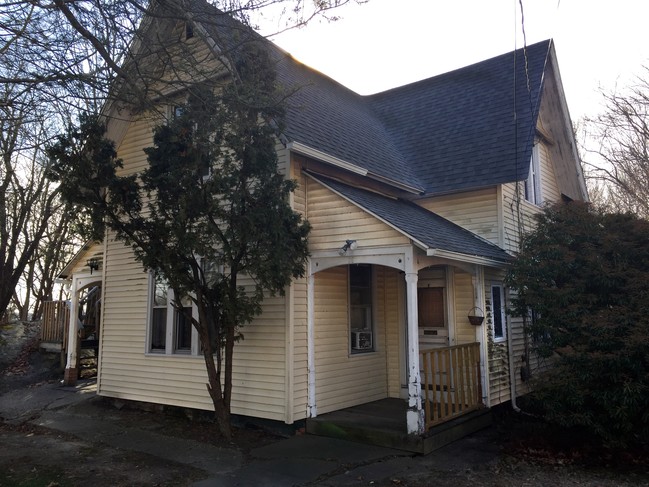 118 7th St in Norwich, CT - Foto de edificio - Building Photo