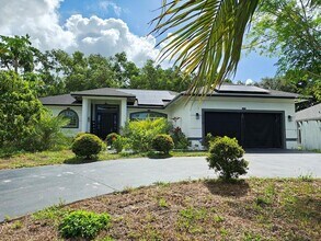 376 SW Tulip Blvd in Port St. Lucie, FL - Building Photo - Building Photo