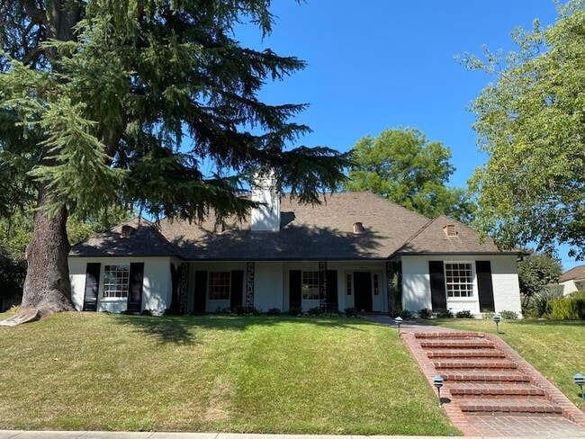 property at 1489 Waverly Rd