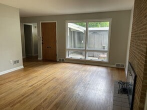 1873 W Sunset Ave in Decatur, IL - Building Photo - Building Photo