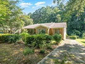 2409 Foxtrot Rd in Raleigh, NC - Building Photo