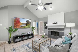 1205 Ivybridge Dr in Pflugerville, TX - Building Photo - Building Photo