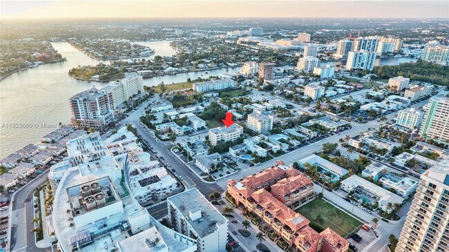 520 Orton Ave in Fort Lauderdale, FL - Building Photo - Building Photo