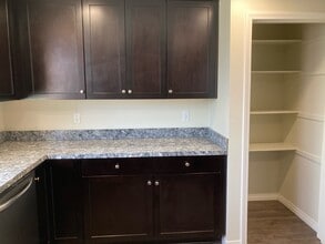 10201 Mountair Ave in Los Angeles, CA - Foto de edificio - Building Photo