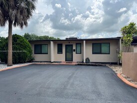 15011 Coconut Ct in Miami Lakes, FL - Building Photo