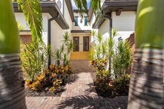 12035 Hawthorn Lake Dr in Ft. Myers, FL - Building Photo - Building Photo