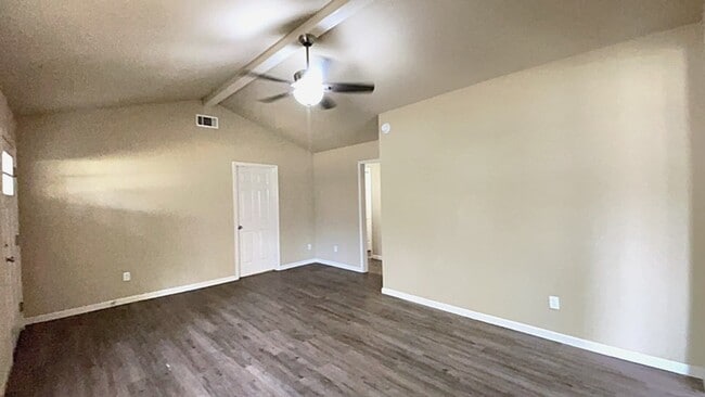 325 Alex St in Vidor, TX - Building Photo - Building Photo