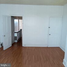 190 W Roosevelt Blvd in Philadelphia, PA - Building Photo - Building Photo