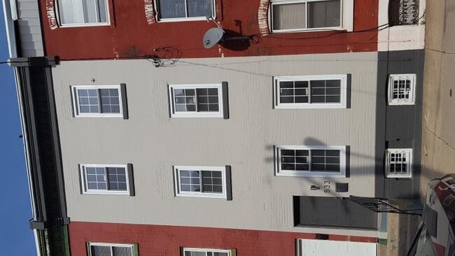 property at 533 N 33rd St