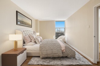 Willowbrook Apartments in Ottawa, ON - Building Photo - Building Photo