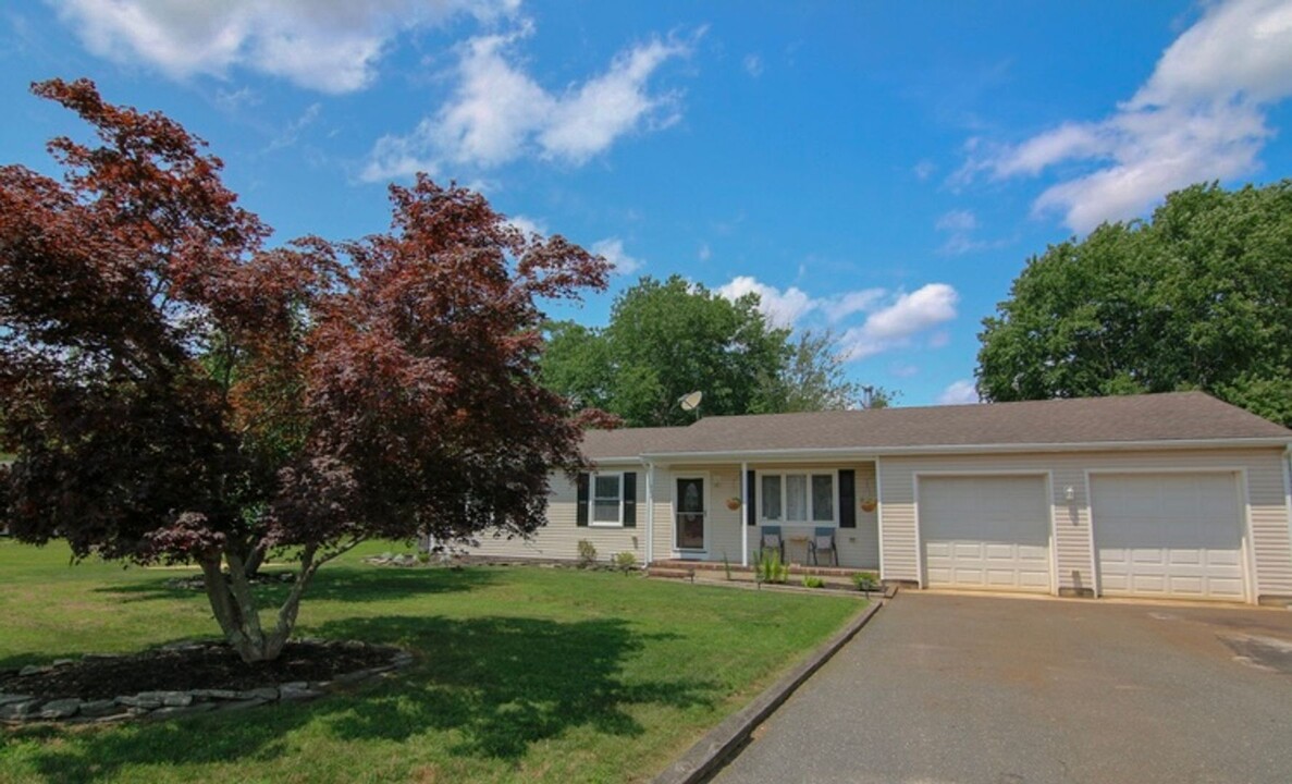 702 Pine St in Lanoka Harbor, NJ - Building Photo